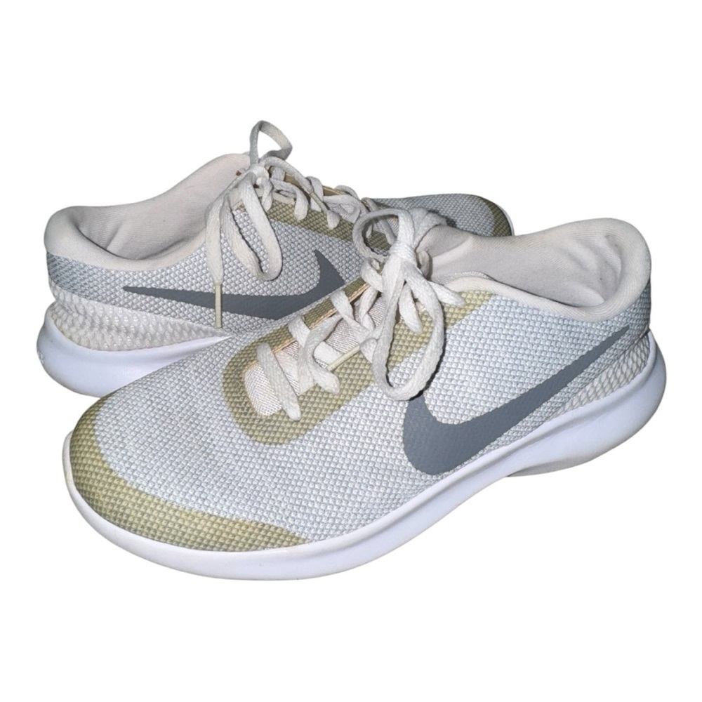 Women’s Nike Gray Flex Experience RN 7 Sneakers - 7.5
